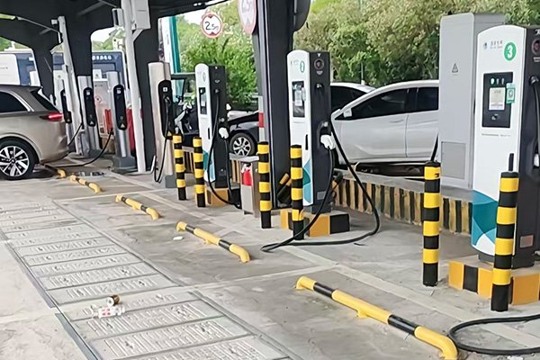 High-voltage substation for EV charging